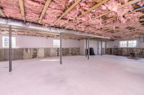 84 Glenham St, Providence RI 02907-1247 exterior