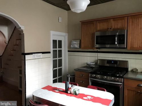 912 Catharine St, Philadelphia PA 19143-2624 exterior