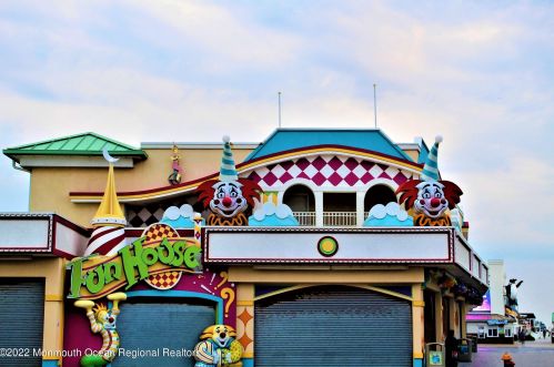 309 Hawthorne Ave, Point Pleasant Beach NJ 08742-2540 exterior