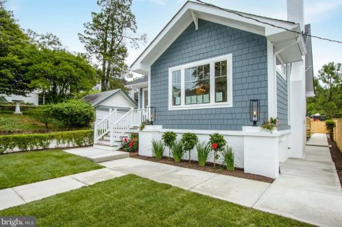 2841 27th St, Washington, DC 20018-2521