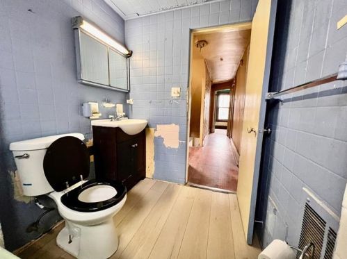 1643 Monongahela Ave, Pittsburgh PA 15218-2047 exterior