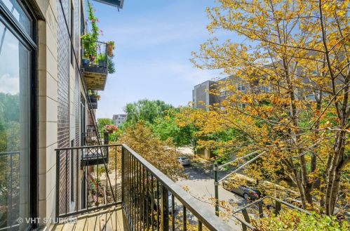 1877 Winnebago Ave, Chicago IL  60647-4414 exterior