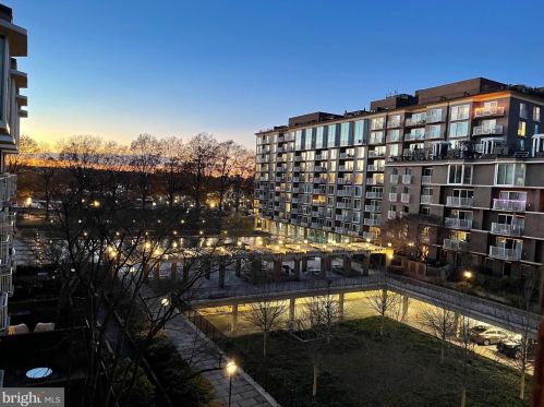 520 N St, Washington DC  20024-4574 exterior