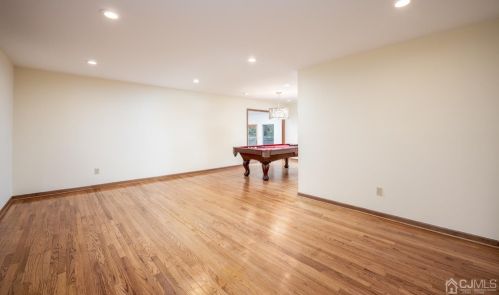 55 Oliver Ave, Edison NJ 08820-3122 exterior