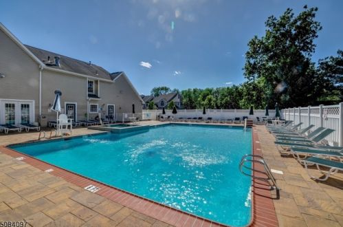 40 Winged Foot Dr, Livingston NJ 07039-8218 exterior