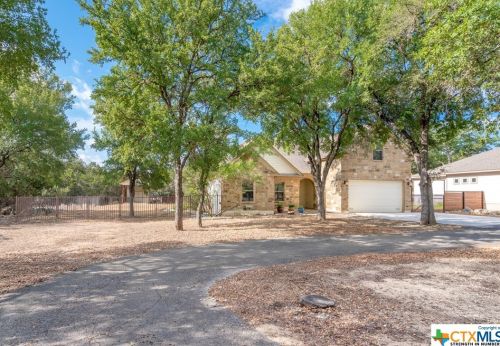 578 Winding River Ln, Spring Branch, TX 78070-6382