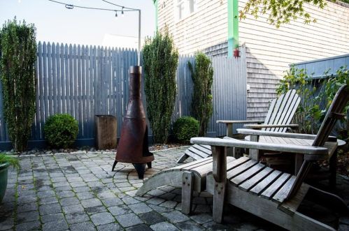 23 Baptist St, Middletown RI 02840-2520 exterior