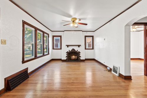 4666 Ironwood Ln, Milwaukee, WI 53209-6523