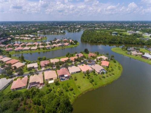 269 Egret Lndg, Fort Pierce FL 34953-8229 exterior