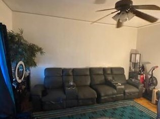 1252 45, Milwaukee WI 53210-2403 exterior