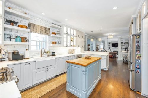 23 Carleton Ave, Briarcliff NY 10510-1723 exterior