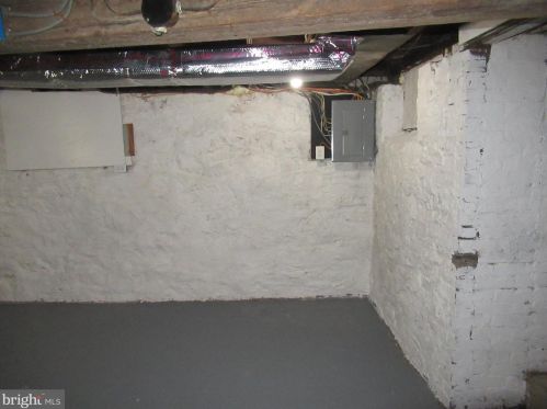 966 Niagara Rd, Camden NJ 08104-2860 exterior