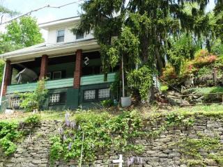 30 Jones St, Pittsburgh PA  15223-1722 exterior