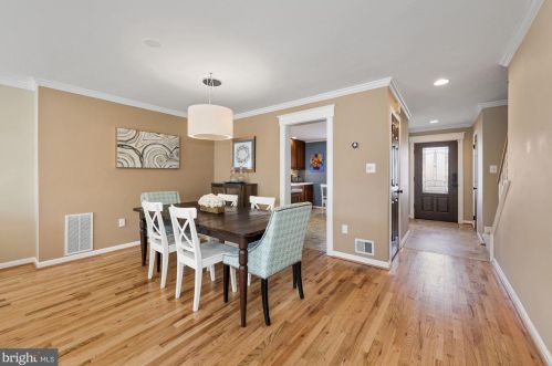 10205 Arizona Cir, Bethesda MD 20817-1227 exterior