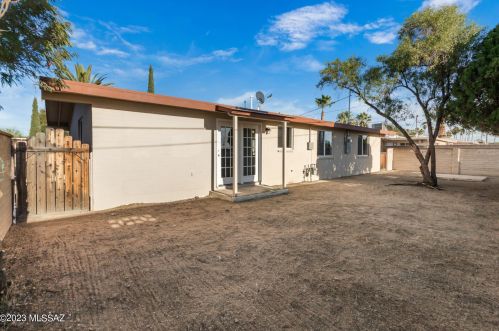 1840 Augusta Cir, Tucson AZ  85710-7225 exterior