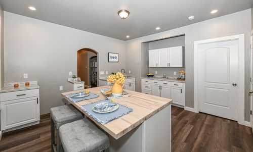 3722 7 St, Milwaukee WI 53212-1437 exterior