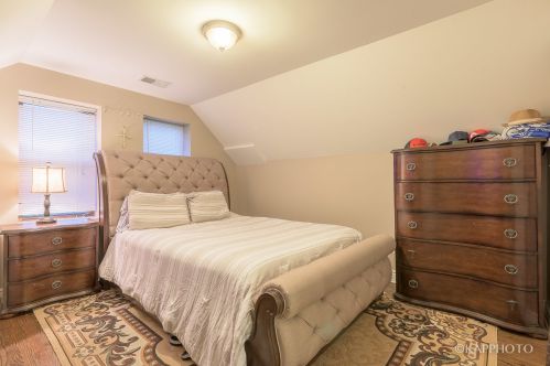 5451 Schubert Ave, Chicago IL 60614-1247 exterior