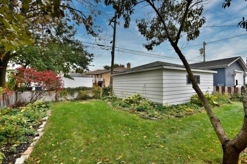 6909 Balmoral Ave, Chicago IL  60656-2007 exterior