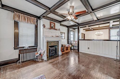 12 Broadway Ave, Manor PA 15665-9706 exterior