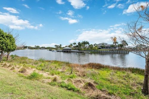 5150 Andros Dr, Naples FL 34113-8162 exterior