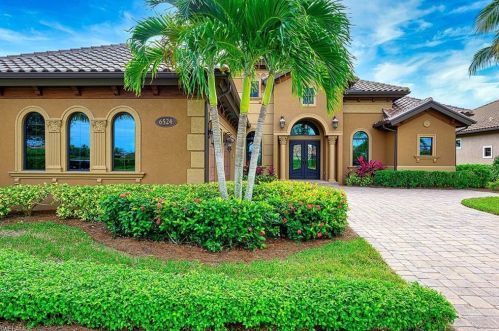 6524 Costa Cir, Naples FL 34113-1710 exterior
