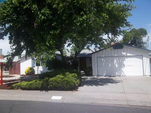 1319 Sunshine Dr, Concord CA 94520-4040 exterior