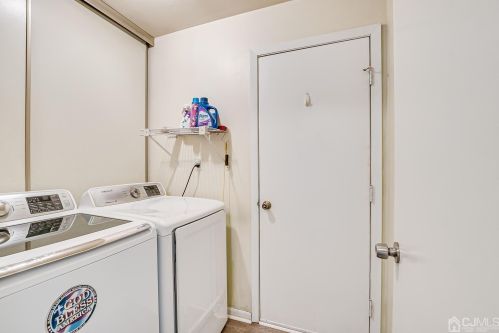 22 Carriage Pl, Edison NJ 08820-4020 exterior