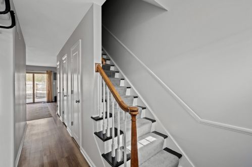 392 Newburn Dr, Pittsburgh PA exterior