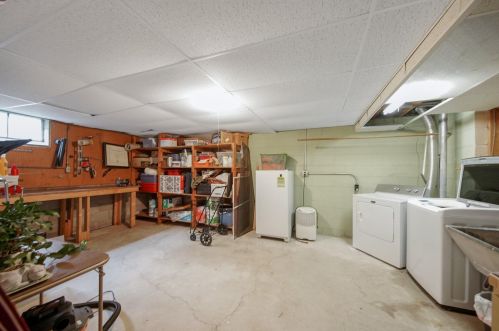 2414 Elm Dr, Saint Paul MN 55124-9305 exterior