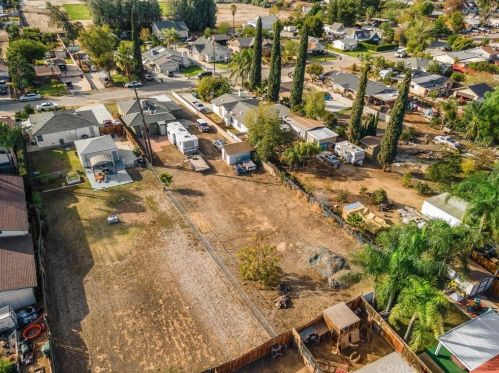 6190 Stearns St, Riverside CA 92504-1726 exterior