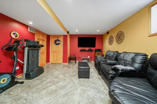 6129 Mcvicker Ave, Chicago IL 60638-4325 exterior