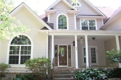 536 Hickory Wood Dr, Kannapolis, NC 28083-7109