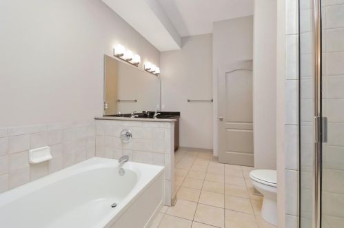 390 17th St, Atlanta GA 30363-2000 exterior