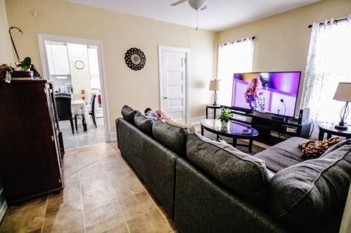 29 Locust St, Springfield MA 01108-1001 exterior