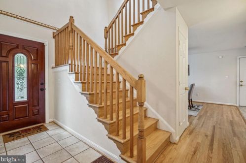 5247 Mitchell St, Alexandria VA 22312-2126 exterior