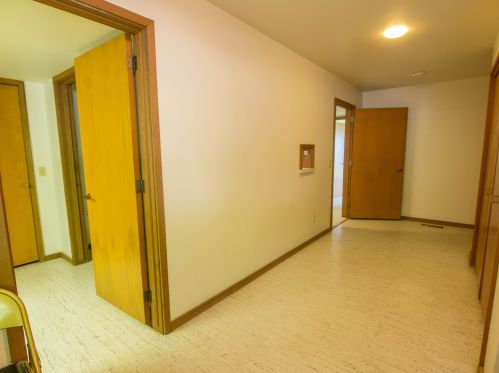 300 Cir Dr, Meskegon MI 49445-2712 exterior