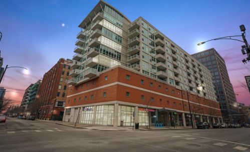 909 Washington Blvd, Chicago IL  60607-2204 exterior