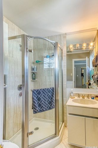 448 8th St, Bohemia NY  11716-1332 exterior