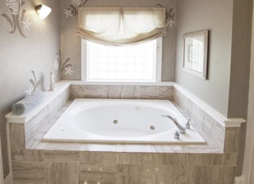 2475 Brookhaven Hts Ct, Atlanta GA 30319-5243 exterior