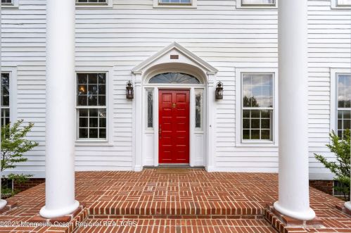 104 Silverside Ave, Little Silver NJ  07739-1747 exterior