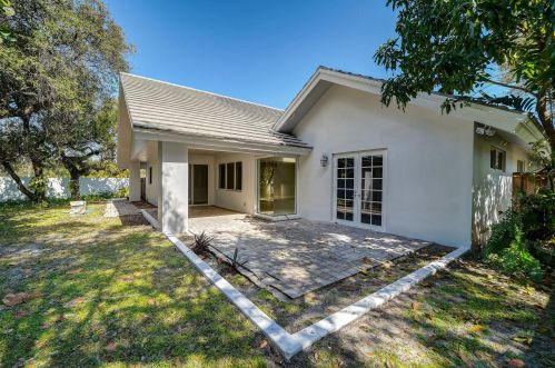 3997 5 Ave, Boca Raton FL 33432-6073 exterior