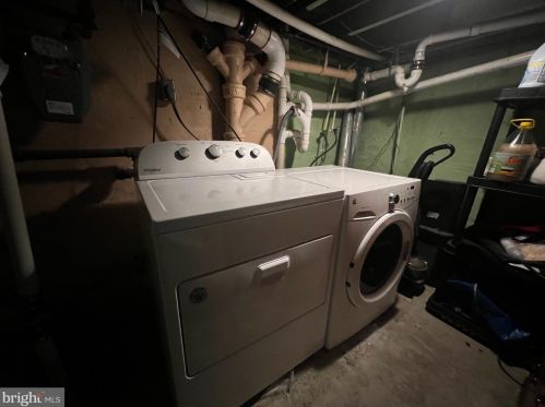 525 River Dr, Camden NJ  08110-2917 exterior