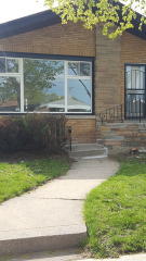 9038 Yates Blvd, Chicago, IL 60617-3865