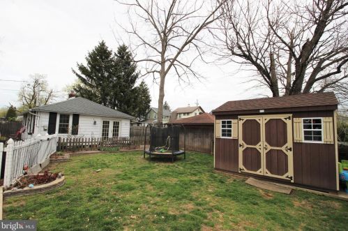 29 Roland Rd, Chester PA 19015-3051 exterior