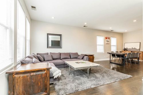 938 Noble St, Chicago IL  60642-5303 exterior