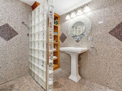 837 Linden Ave, Elmhurst IL 60126-4538 exterior