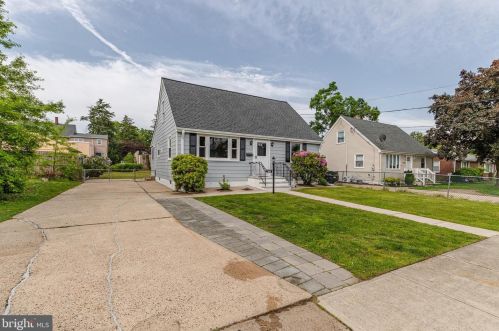 1871 Arena Dr, Trenton NJ 08610-2605 exterior