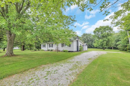 4306 Blacks Rd, Hebron OH 43025-9016 exterior