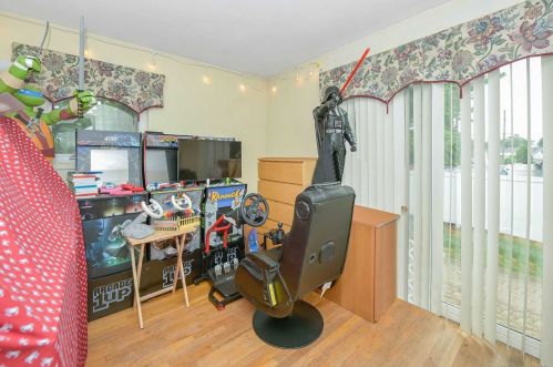 45 Amsterdam Ave, Babylon NY 11704-4921 exterior