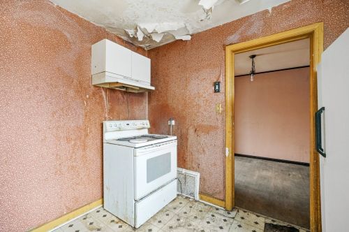 9619 Euclid Ave, Chicago IL 60617-4727 exterior